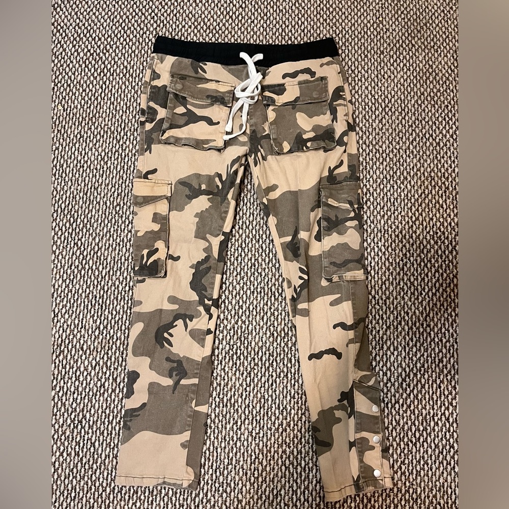 Snap Cargo Pants - Desert Camo Mnml